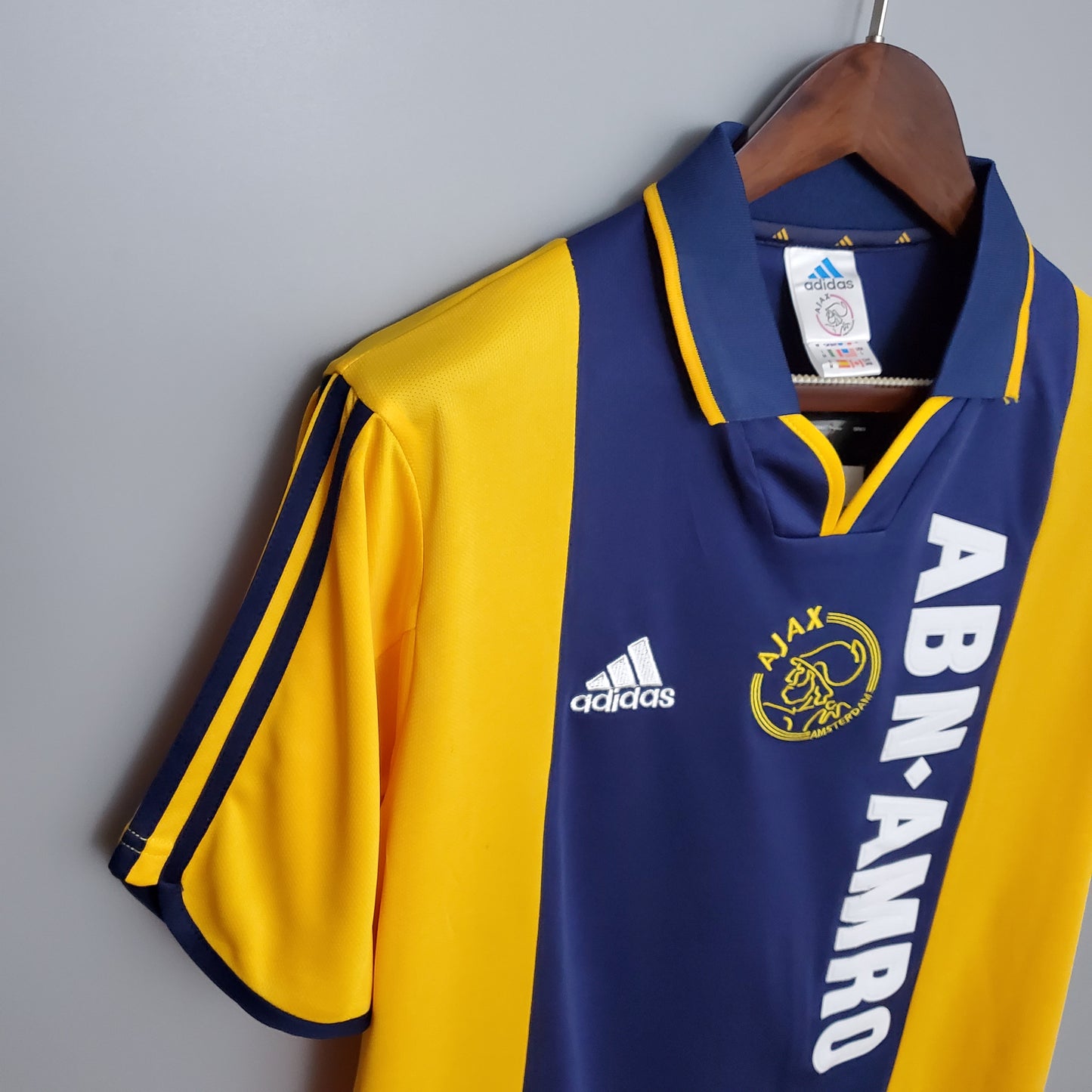 AJAX RETRÔ 2000